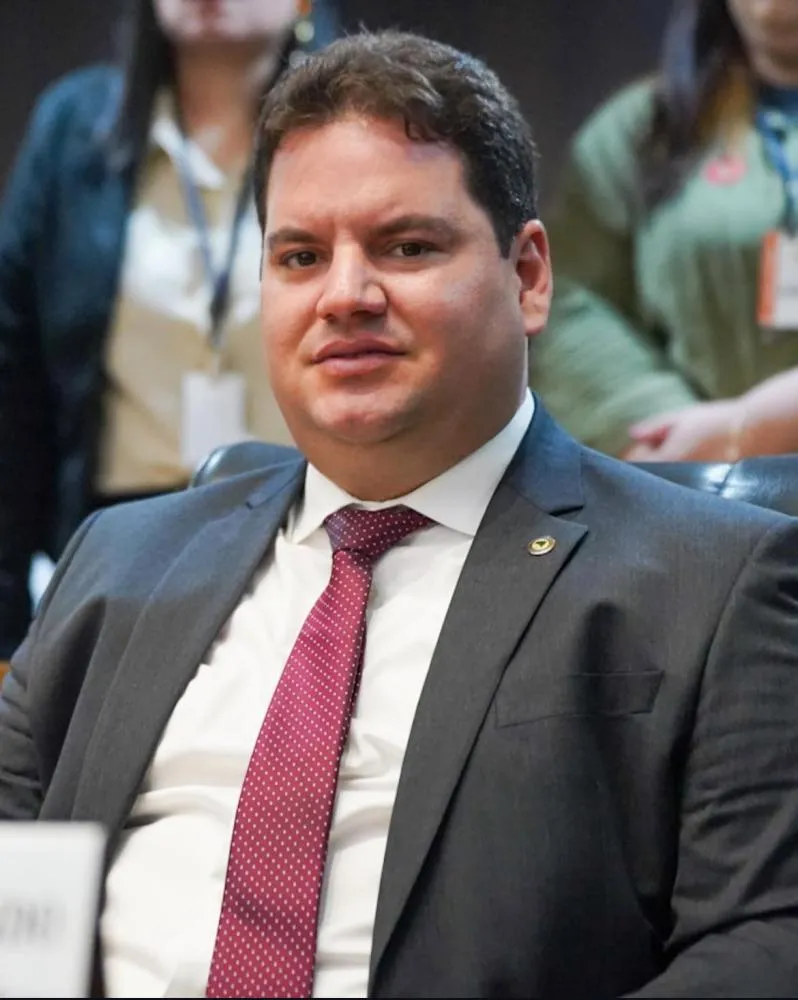 Deputado Segundo rebate o Deputado Othelino e cobra emendas para a Baixada da senadora Ana Paula.