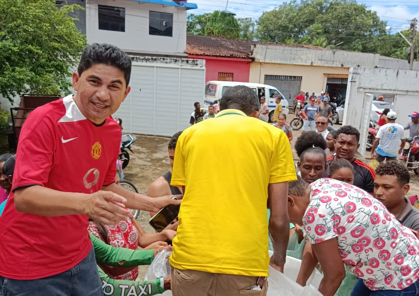 Ex-prefeito de Matinha, Beto Pixuta, realiza tradicional entrega de peixes na semana santa